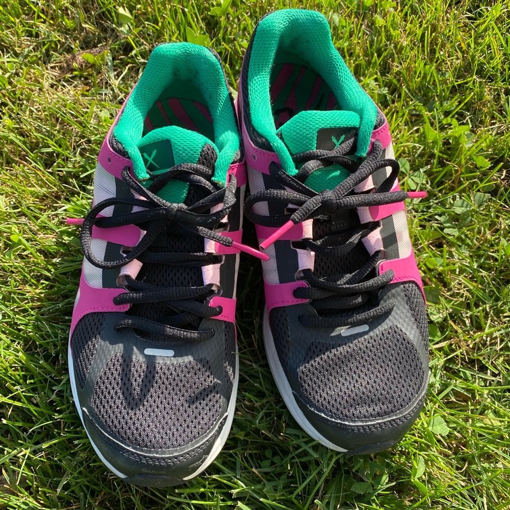 Nike Zoom Elite Sneakers 6.5 like new!! ⚔️